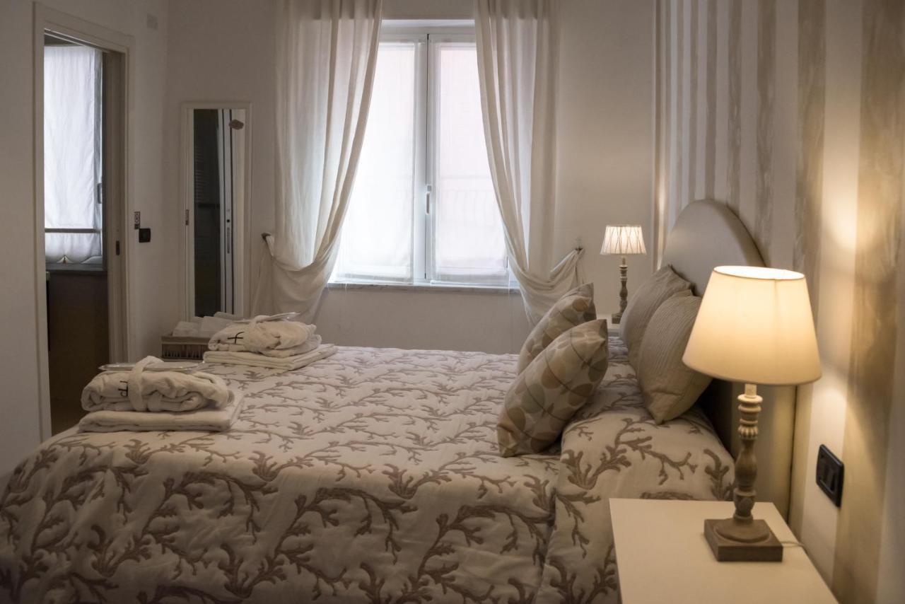 B&B Iulia Augusta Албенга Екстериор снимка